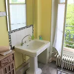 Chateau Du Broustaret - D'hotes Avec Cuisine - Calme, Paisible Et Tres Belle Vue Sur La Nature Rions
