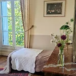 Chateau Du Broustaret - D'hotes Avec Cuisine - Calme, Paisible Et Tres Belle Vue Sur La Nature * Rions