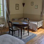 Chateau Du Broustaret - D'hotes Avec Cuisine - Calme, Paisible Et Tres Belle Vue Sur La Nature 招待所 *