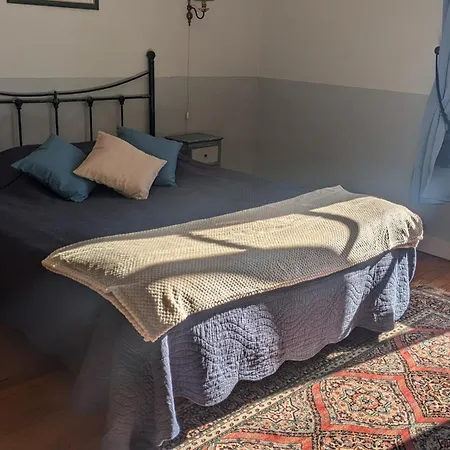 Chateau Du Broustaret - D'hotes En Pleine Nature - Avec Cuisine - Proche Bordeaux *