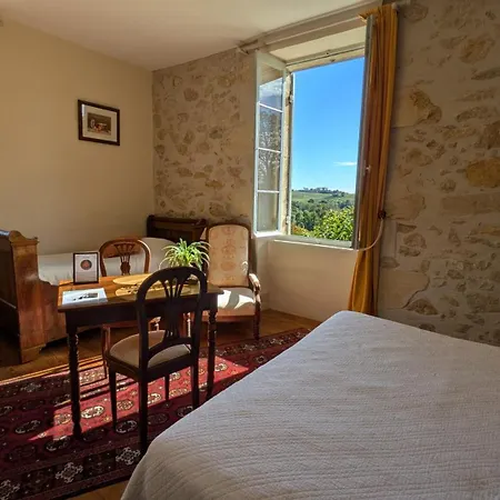 Chateau Du Broustaret - D'hotes En Pleine Nature - Avec Cuisine - Proche Bordeaux Rions