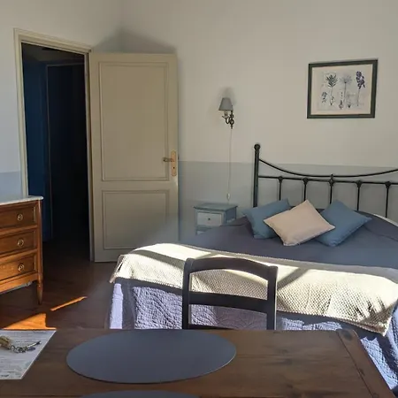 Chateau Du Broustaret - D'hotes En Pleine Nature - Avec Cuisine - Proche Bordeaux