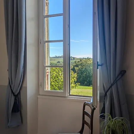 Penzion Chateau Du Broustaret - D'hotes En Pleine Nature - Avec Cuisine - Proche Bordeaux