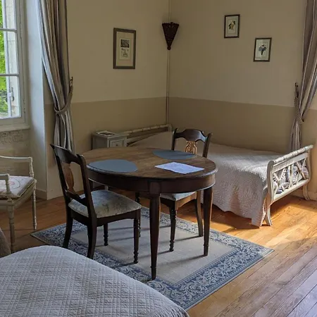Chateau Du Broustaret - D'hotes En Pleine Nature - Avec Cuisine - Proche Bordeaux Gasthof *