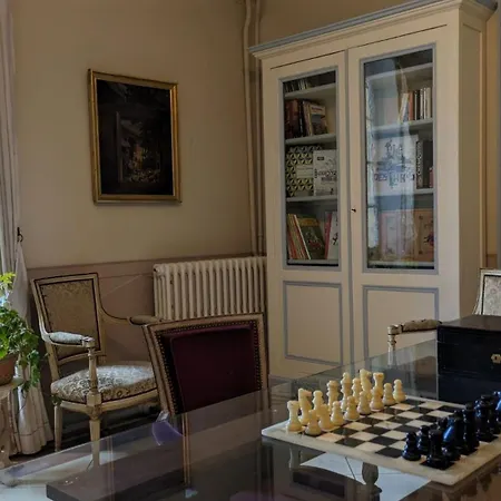 Chateau Du Broustaret - D'hotes En Pleine Nature - Avec Cuisine - Proche Bordeaux *