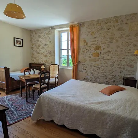 Chateau Du Broustaret - D'hotes En Pleine Nature - Avec Cuisine - Proche Bordeaux *