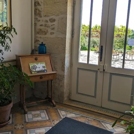 Chateau Du Broustaret - D'hotes En Pleine Nature - Avec Cuisine - Proche Bordeaux * Rions