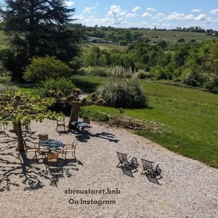 Chateau Du Broustaret - D'hotes En Pleine Nature - Avec Cuisine - Proche Bordeaux Rions