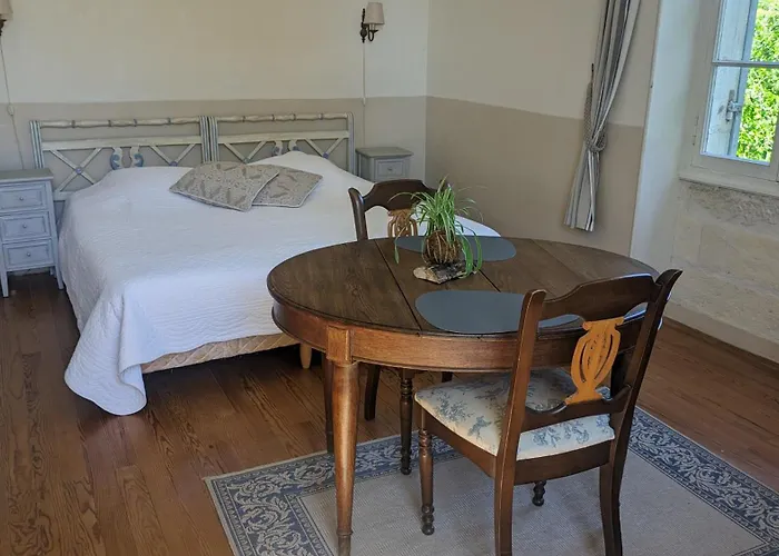 Chateau Du Broustaret - D'hotes Avec Cuisine - Calme, Paisible Et Tres Belle Vue Sur La Nature