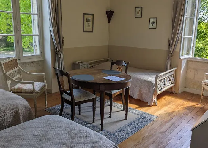 Chateau Du Broustaret - D'hotes Avec Cuisine - Calme, Paisible Et Tres Belle Vue Sur La Nature Pensión *