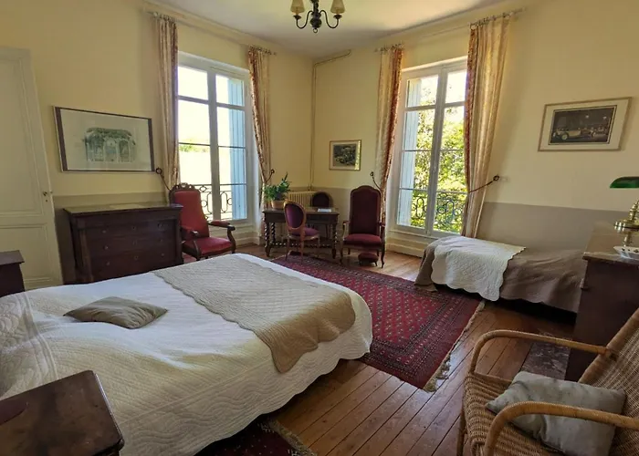 Chateau Du Broustaret - D'hotes Avec Cuisine - Calme, Paisible Et Tres Belle Vue Sur La Nature